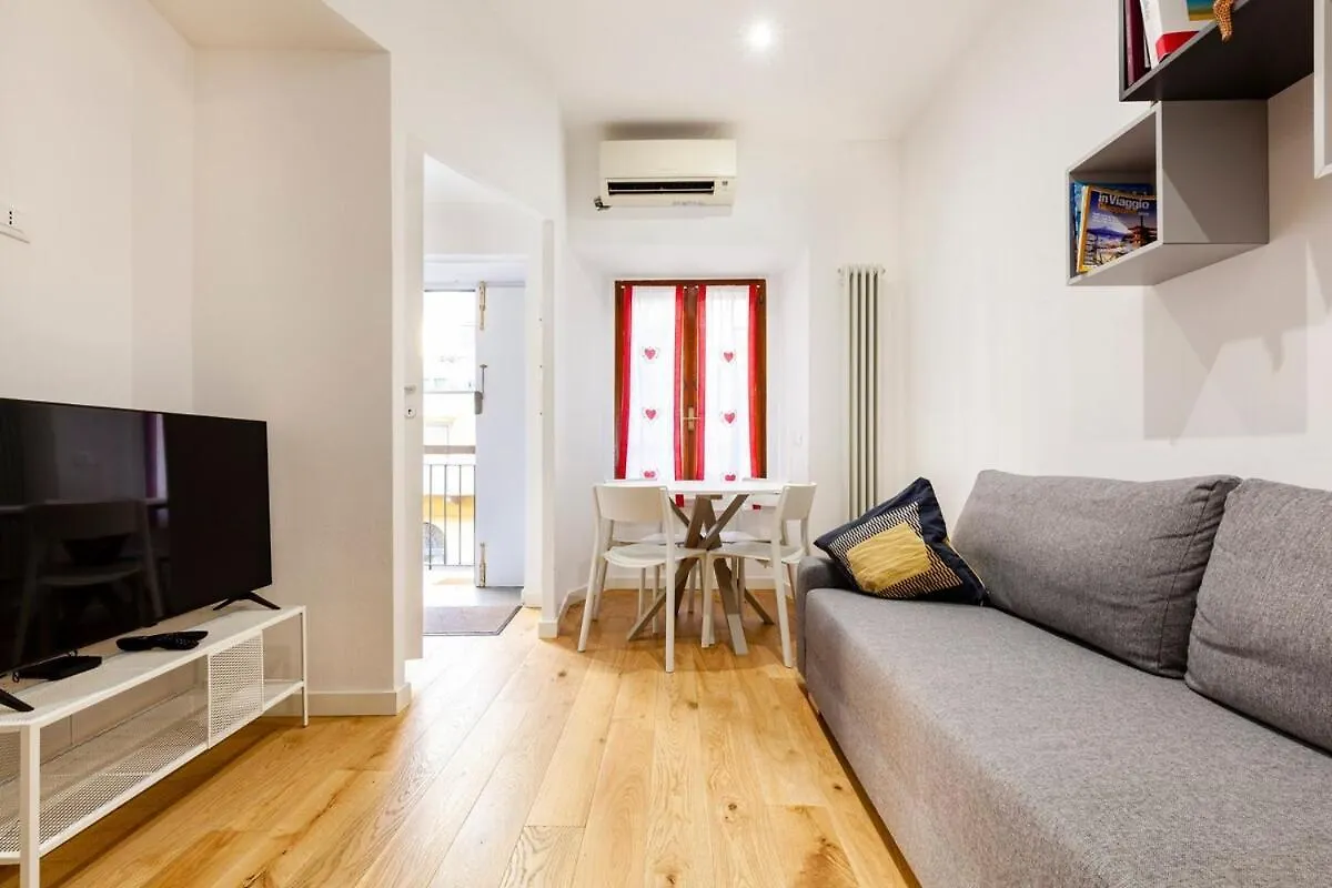Splendido Bilocale In Vecchia Milano Apartment 0*, Milan Italy